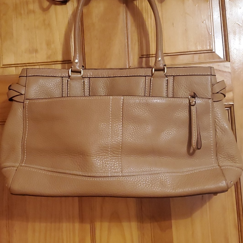Coach - Picture 2 of 13